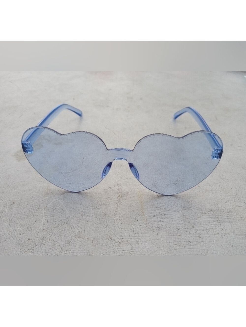 🆓 Free W/Purchase Light Blue Tinted Heart Shaped Glasses